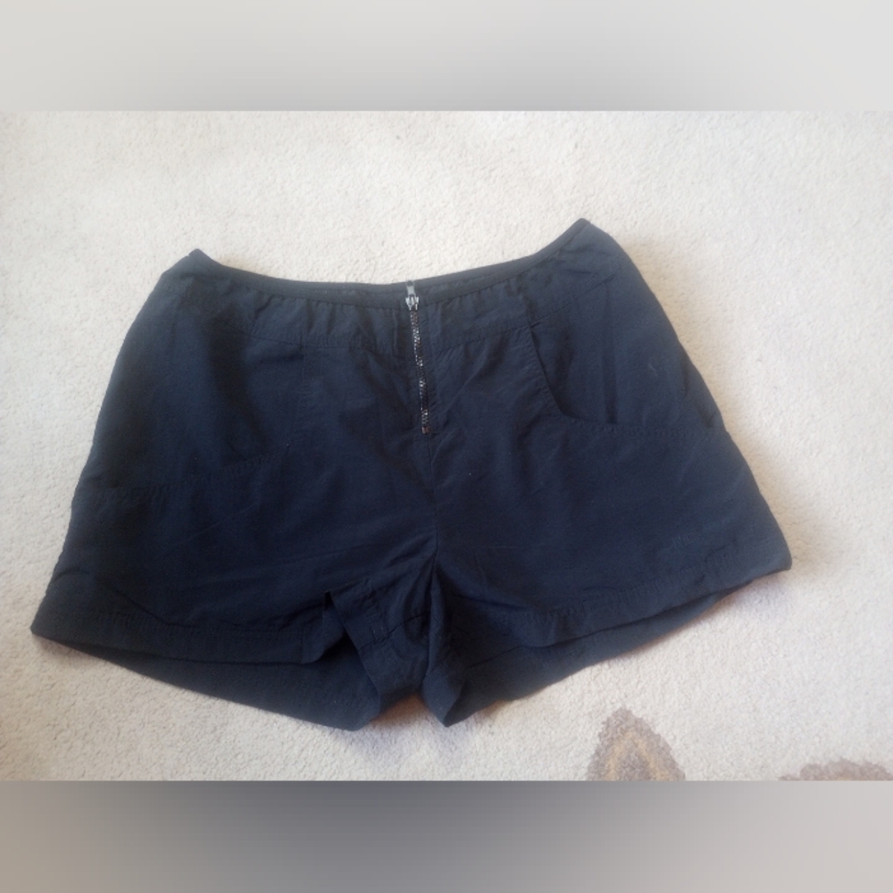 BECCA Black High Waist Tailored Shorts Sz L Black Pockets in front